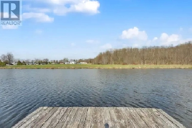 ~~Bright And Spacious 3 Bedroom Waterfront Home~~ Image# 1