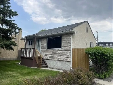 3 Bedroom 1.5 Bathroom House in ST BONIFACE Image# 11