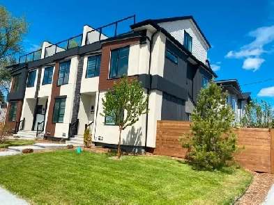 New Luxury 3-Bedroom Condo with Rooftop patio close to Kingsway Image# 5