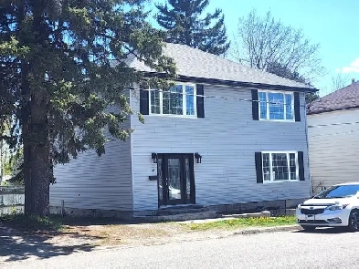 Newly renovated 6  bedroom, 3  full bath house Image# 11