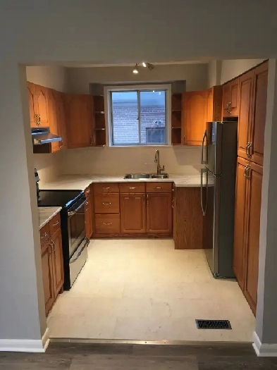 3 Bdrm Ajax Bayly and Salem Image# 1