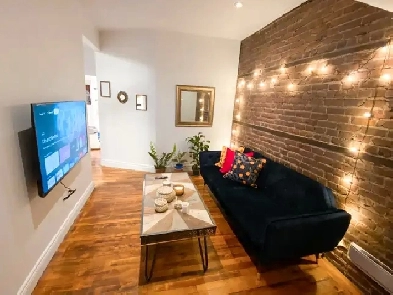 Quiet Furnished 2-BR in Heart of Downtown - 2 Chambres Meublé Image# 1