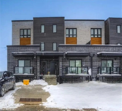 Doon South Residential Lease Image# 1