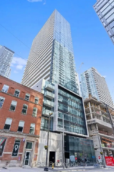 Downtown 1B 1B rental at the Sophisticated King Charlotte Condos Image# 2