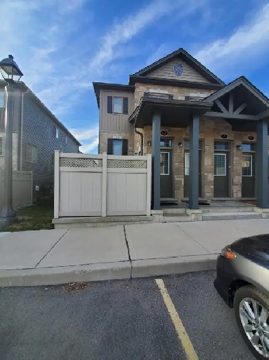 Beautiful 1 bedroom 1 bathroom in desirable neighbourhood! Image# 1