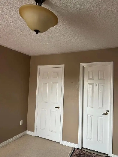 Spacious Room for Rent - All Utilities included - Prime Location Image# 4