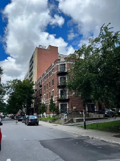 All-Included Room  (McGill Area) July 1 Image# 4