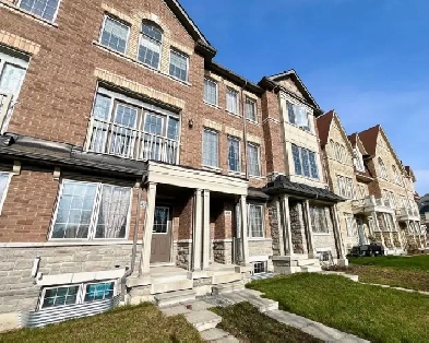 Berczy 2 bedrooms Townhouse for Rent Image# 3