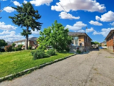 3 3 Bedroom Home for Sale with Basement Unit Image# 5