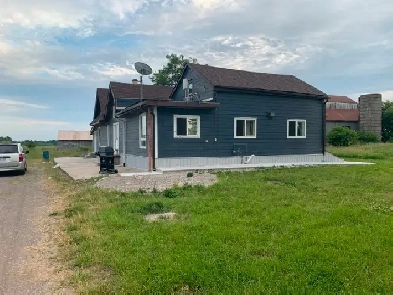 Farmhouse for Rent at Chippewa Rd E, Mount Hope Hamilton Image# 5