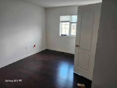 2  room.for rent brampton 416-825-7740 Image# 1