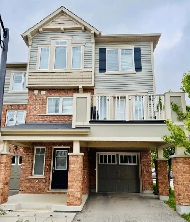 end unit townhouse for rent in Kitchener Image# 1