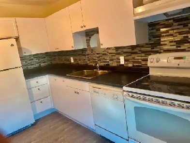 3 Bedroom Apartment Heated Image# 5