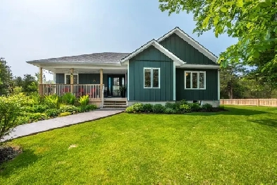 KNG Presents Stunning Country Retreat with MASSIVE Garage Image# 4