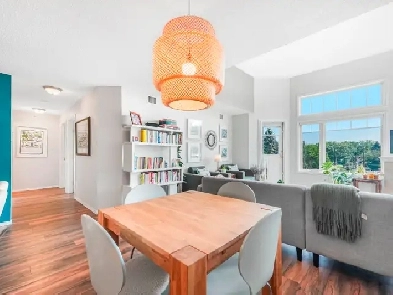 Stunning 2 Bed 2 Bath Top Floor in Strathcona. Steps to River! Image# 8