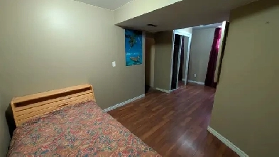 LARGE FURNISHED ROOM, 5 Mins to SQ1 Image# 1