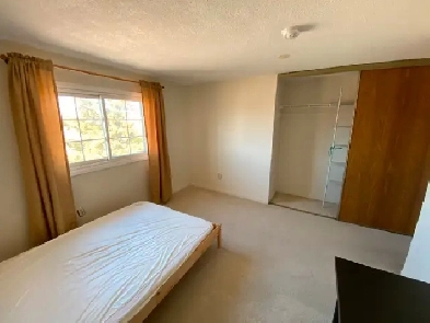 Private room, Private bath, 1 parking, all utilities included Image# 1