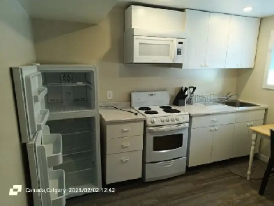 Privat Basement Suit for Rent Image# 4