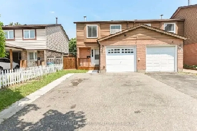 Stunning 3 Bedroom End Unit Freehold T/House With Fin Bsm In Bra Image# 5