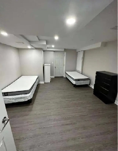 one bedroom basement Image# 4