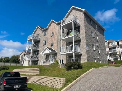 Superbe grand 4 1/2 Charlesbourg, Rez de chaussé, Juillet Image# 1