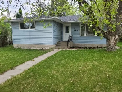3 Bedroom Lakeview House for Rent in Lac du Bonnet w/ Garage Image# 7