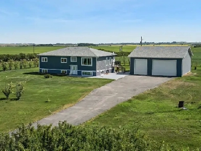 Dream Acreage Near Strathmore – Mountain Views & Massive Shop! Image# 2