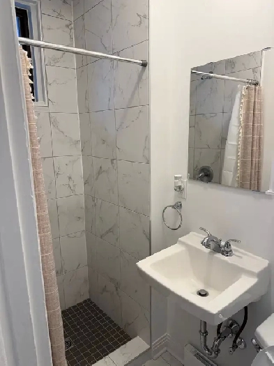 appartement 4 1/2 rue clark Image# 7
