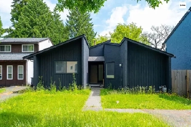 HOUSE FOR SALE! 7092 129A Street, Surrey Image# 1