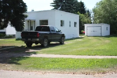 CUTE LITTLE AFFORABLE 2 BEDROOM HOME IN 'ANDREW ALBERTA'' Image# 5