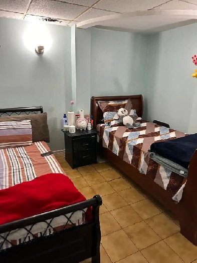 Large and clean room near Albion Mall Image# 1