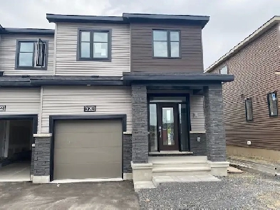 4 Bedroom Townhouse For Rent in Barrhaven (Quinn's Pointe) Image# 8