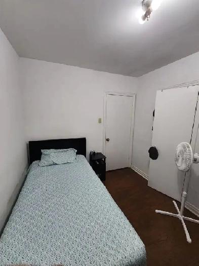 private room for rent Image# 4
