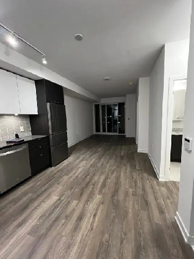 SPACIOUS 1 BEDROOM DEN W/ PARKING & STORAGE! Image# 3