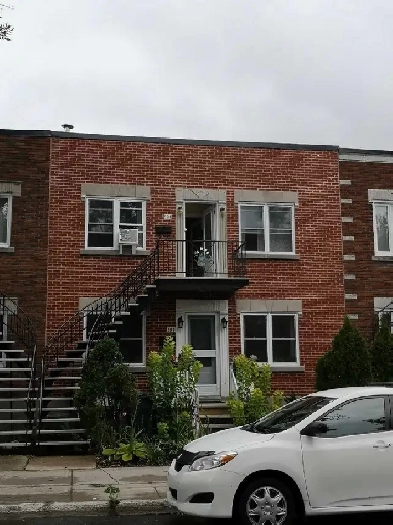 4 1/2 Montréal métro Jolicœur Image# 1