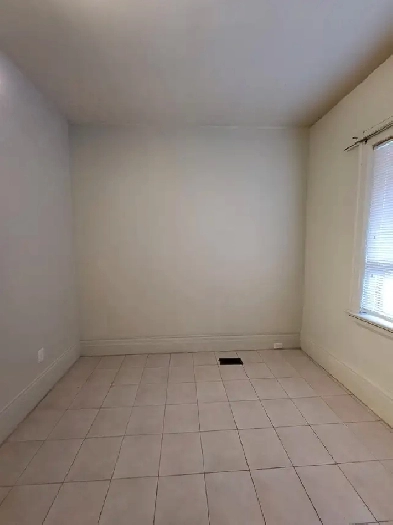 3 Person Apartment for Rent in Bathurst and Queen area Image# 5