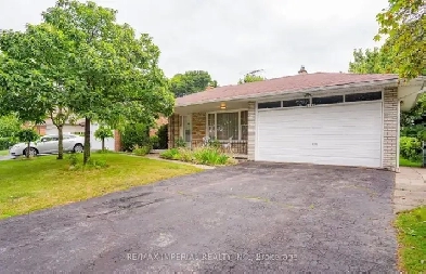 RENT!! HOUSE IN MISSISSAUGA!! 3 BDS 2 BTHRMS 2 PARKINGS Image# 4