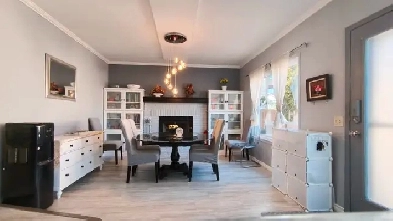 Bright Furnished Room with Private Parking for Rent Image# 8