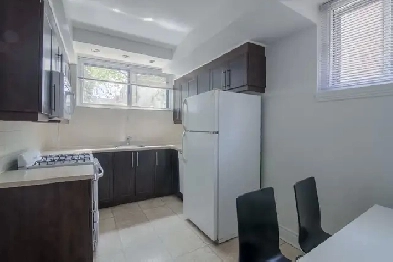 4.5 apartment for September 1, near Cote-St-Catherine - ID 1255 Image# 9