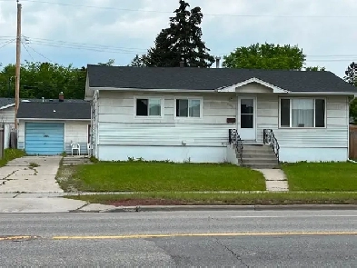 July 1 close downtown centre st NW bus 3 301 300 one bedroom Image# 2
