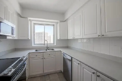 modern 2 bedroom 2 bathroom apartment in The Regency - ID 1977 Image# 6