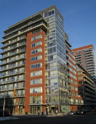 Beautiful loft condo in Byward Market, 1bd available now Image# 1