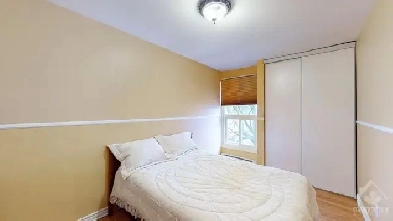 Great Room with Double Bed all included, July 1st Image# 3
