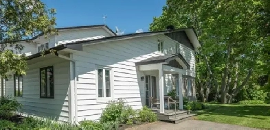 Super maison de 13 pièces  à louer - 30 minutes de Montréal Image# 1