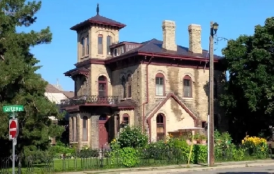 2 bedroom apartment, second floor, downtown Image# 1