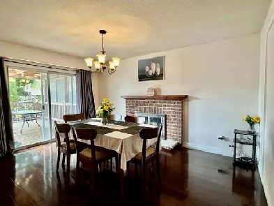 Bright and spacious master bedroom  in the first floor for rent Image# 1