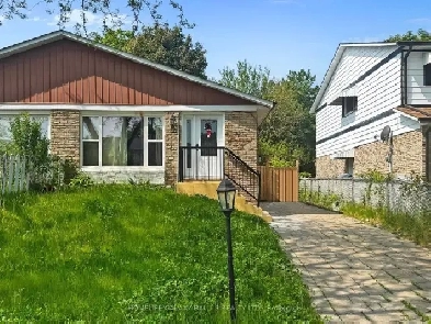 FOR SALE - 76 Lowry Square Image# 6