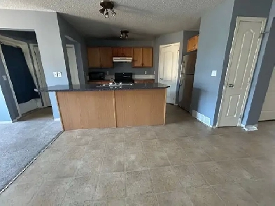 RENT TO OWN - 5 Bed, 4.5 Bath Home with In-Law Suite Image# 9