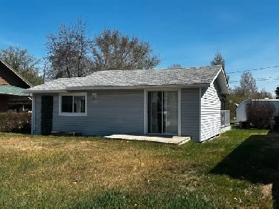 Cabin and lot for sale in Cochin, SK!. Image# 3