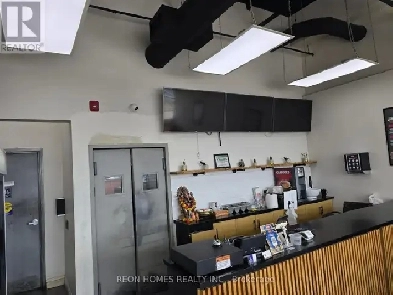 FULLY EQUIPPED RESTAURANT FOR SALE – BUSY PLAZA LOCATION Image# 1